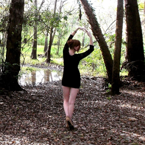 Meet your Posher, Christina - Picture 2 of 5